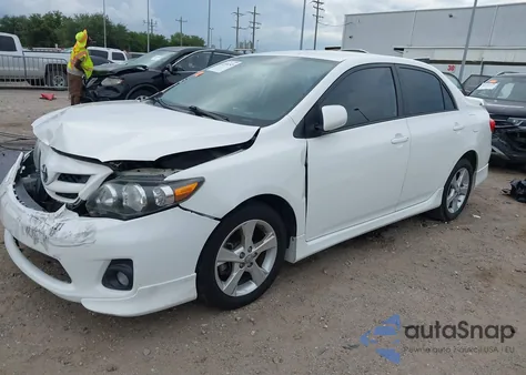 2013 Toyota Corolla S z USA, uszkodzony, nr VIN 5YFBU4EE3DP081175